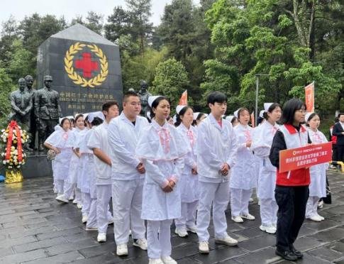 奋勇争先的良好精神风貌